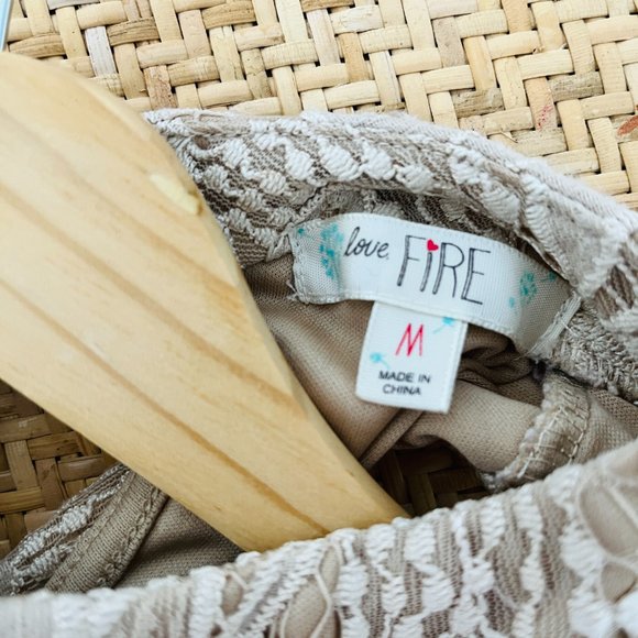 Beautiful Floral Lace Summer Dress - Picture 5 of 5